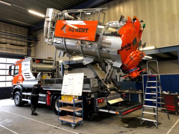 AQ-Rent vacuum truck rental KOKS CycloVac